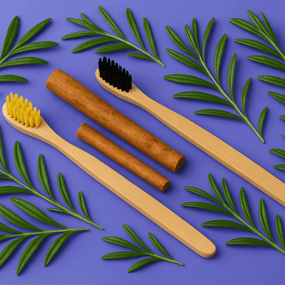 Natürliche Zahnpflege Produkte - Bambus Zahnbürste, Naturseife und Holzzubehör